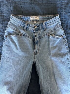 Abercrombie & Fitch Light Wash Relaxed Jeans